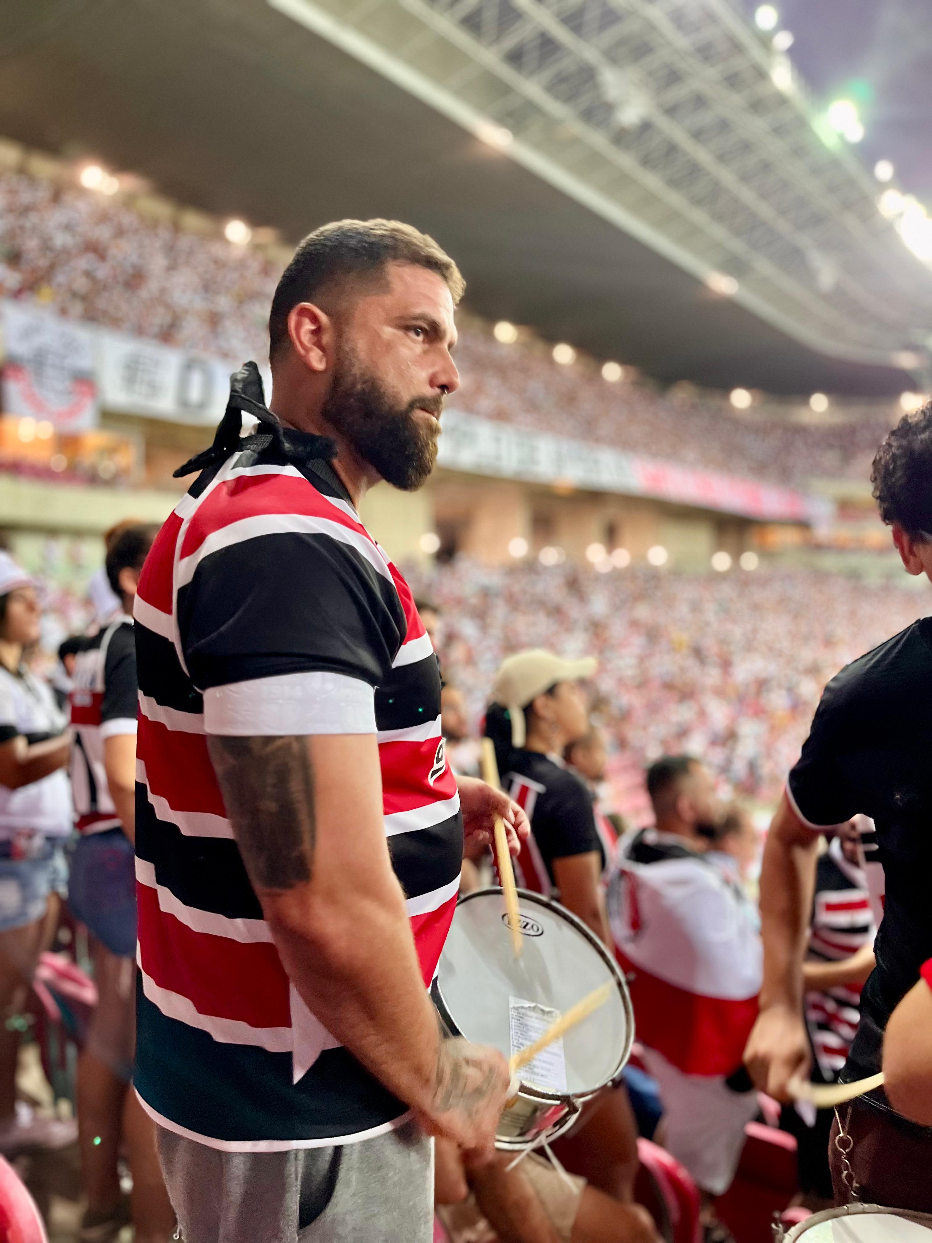 Caixa no estádio