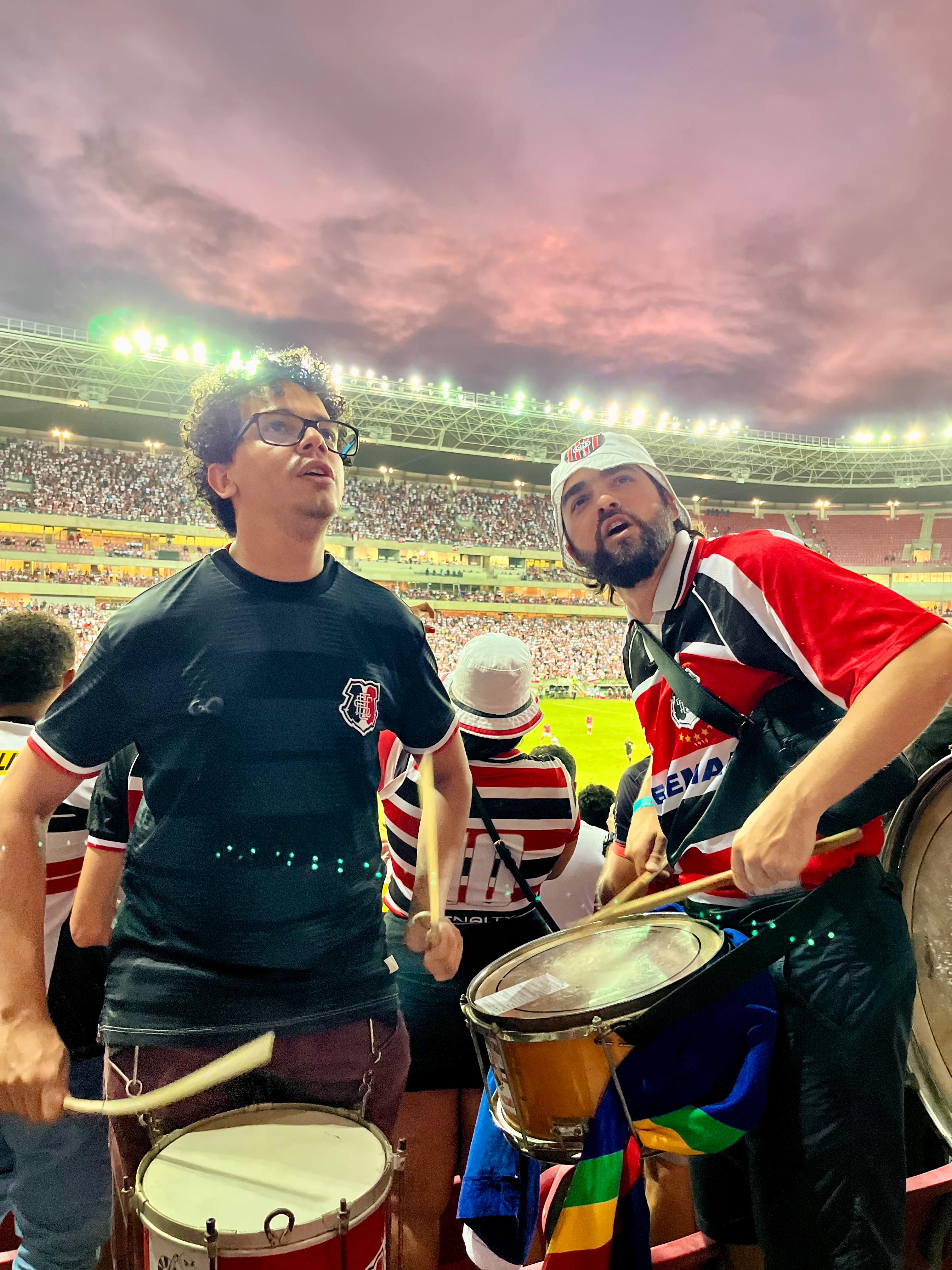 Bateristas à noite